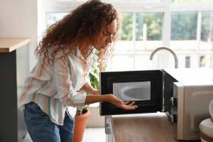 دلایل روشن نشدن ماکروفر پاناسونیک